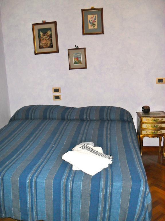 אניירי Affittacamere Casa Sofia חדר תמונה