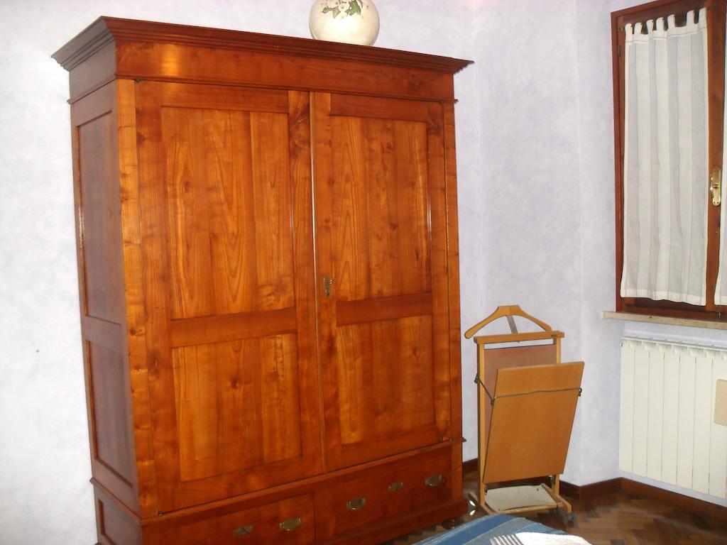 אניירי Affittacamere Casa Sofia חדר תמונה